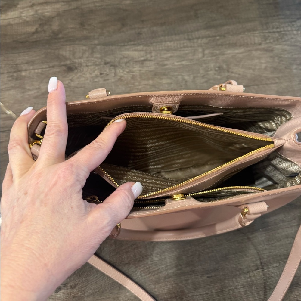 Authentic Prada Saffiano Lux Leather Satchel/Crossbody/Shoulder - Three-Way Bag - Picture 12 of 16